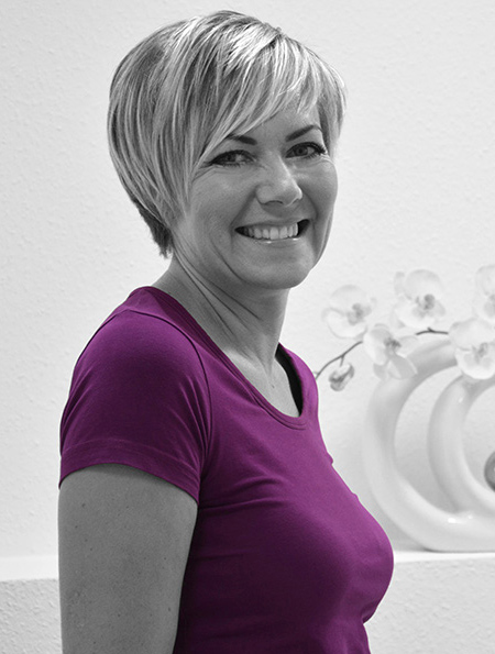 Zu sehen ist unsere zahnmedizinische Fachangestellte Johanna Binder